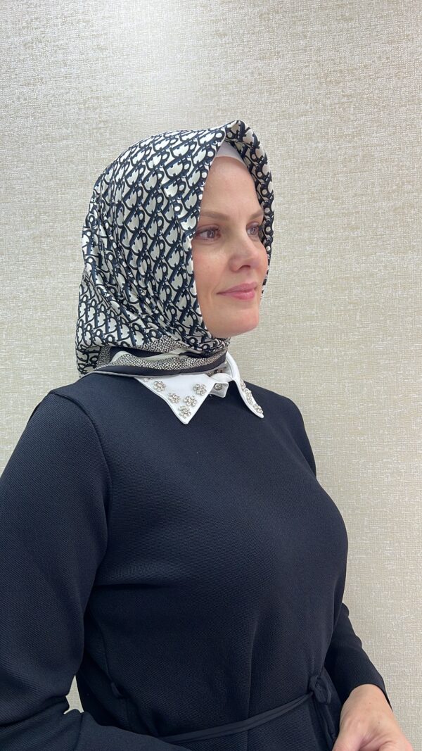 Ghisa triko etekli şık takım